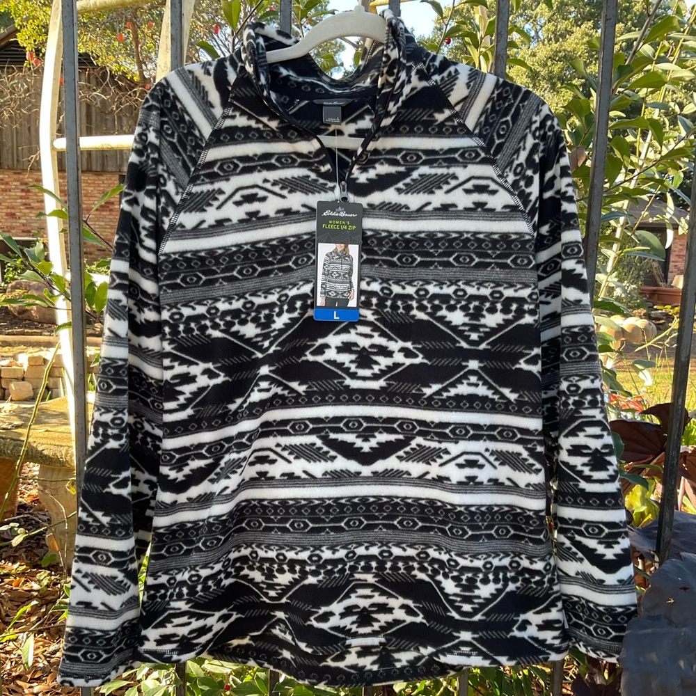 NWT! Aztec print fleece 1/4 zip